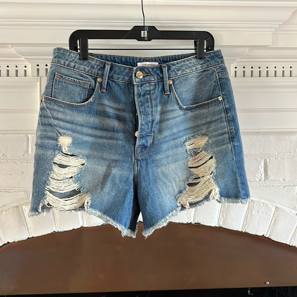 Good American ripped jean shorts sz 10/30